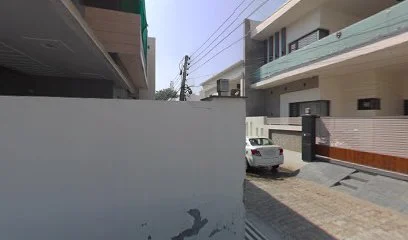 Lucky Garg